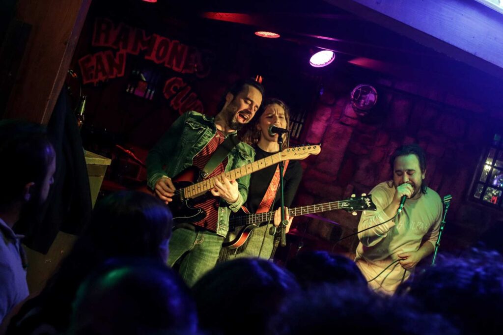 banda de versiones indie rock para eventos, festivales y fiestas.